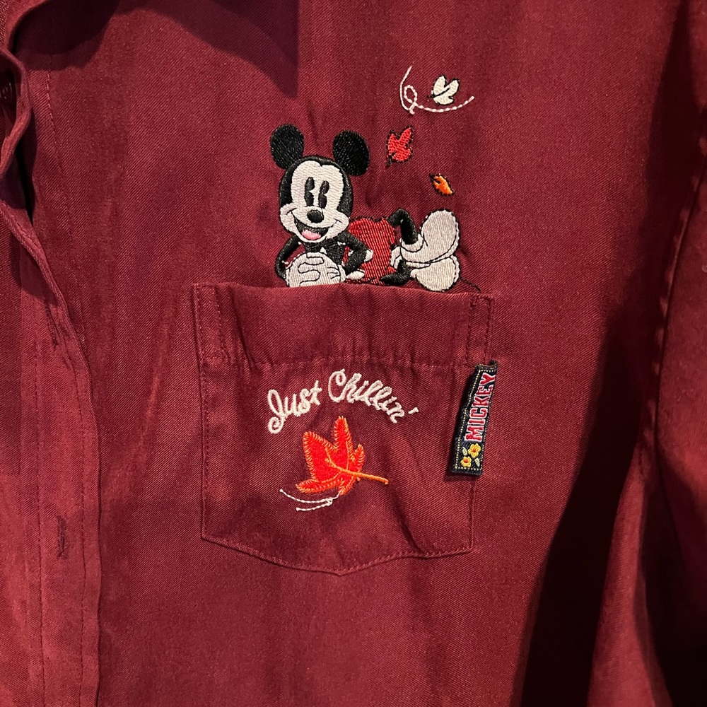 Mickey‎ Mouse button down - Picture 2 of 5